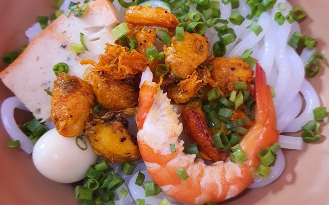 Mrs.Bơ & Bánh Canh Cua