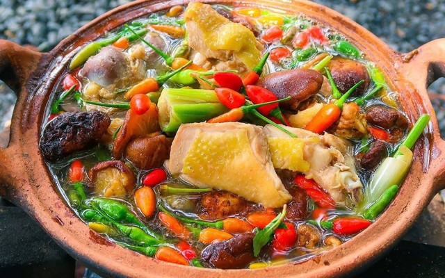 Gà Việt Pro - Tiềm Ớt Hiểm