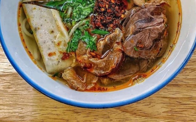 Bún Bò Hẻm Đá