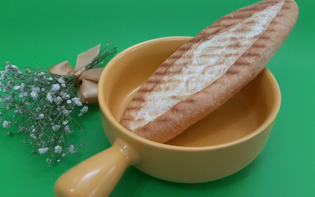 Bánh Mì Ong Nghệ - Dương Văn Bé