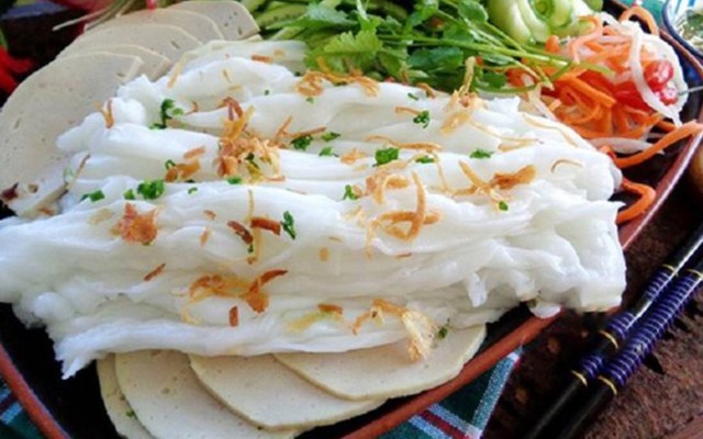 Chị Đông - Bánh Ướt - 64 Trần Đình Xu