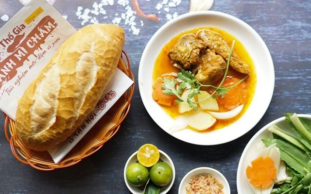 Bánh Mì Chấm Thố Gia - Bàu Cát 1