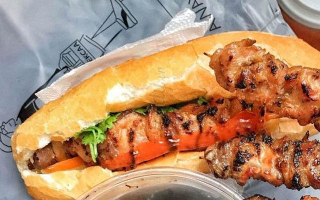 Hoa - Bánh Mì Thịt Nướng - Ao Sen