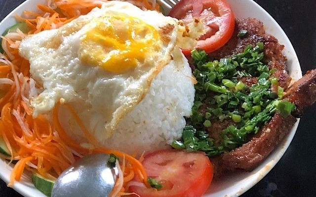 Yuri Food - Cơm, Bánh Mì & Bún