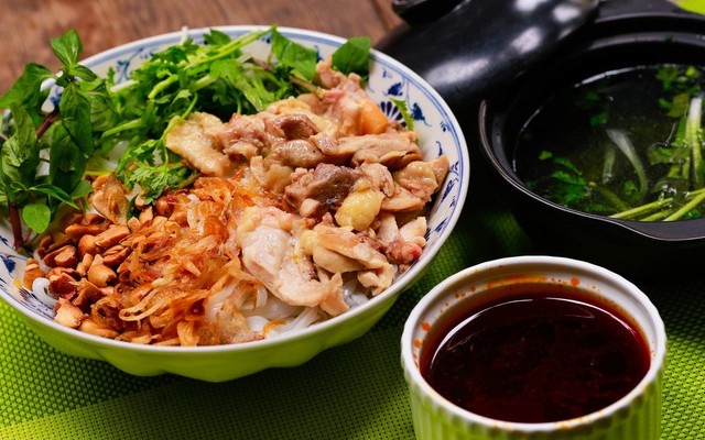 Sơn Tồ Quán - Phở, Bún & Miến Trộn