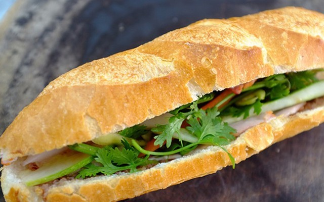 Bánh Mì Cô Thắm Sài Gòn - Trung Lực