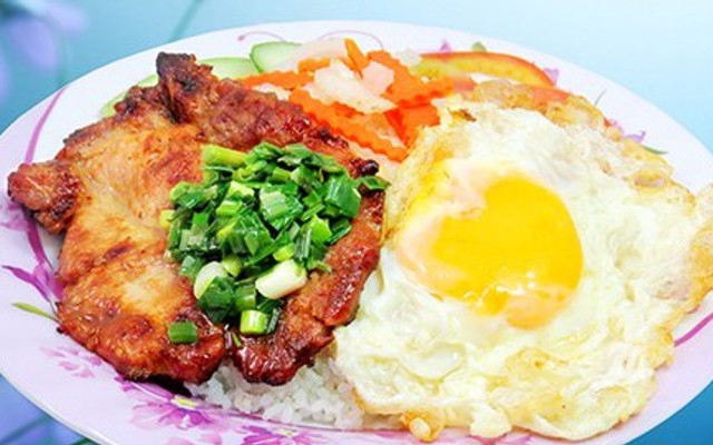 Ba Luận - Cơm Bình Dân