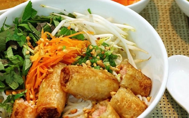 Cô Thúy - Cơm Tấm & Bún Thịt Nướng