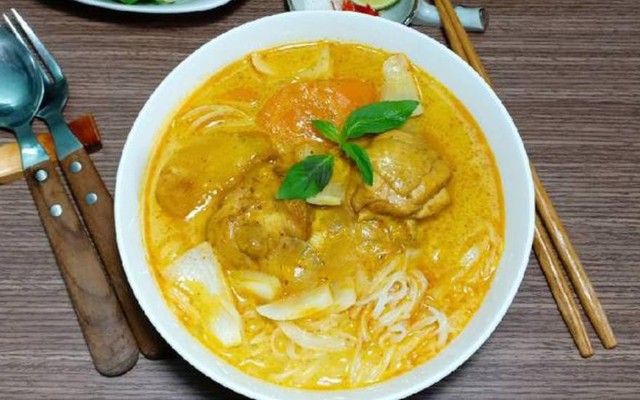 Cô Ba - Bún Cà Ri Gà & Gỏi Cuốn