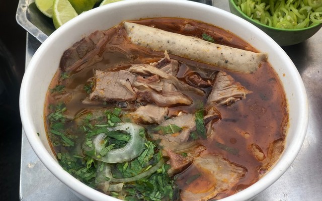 Bình - Bún Bò & Phở Bò - Cư Xá Phan Đăng Lưu