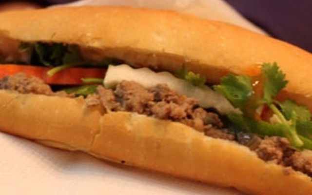 Bánh Mì Linh