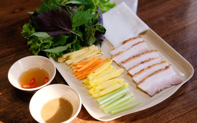 Dì Bông - Bánh Tráng Cuốn Thịt Heo