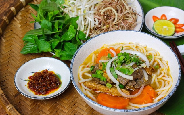 Mộc Chay - Trần Huy Liệu