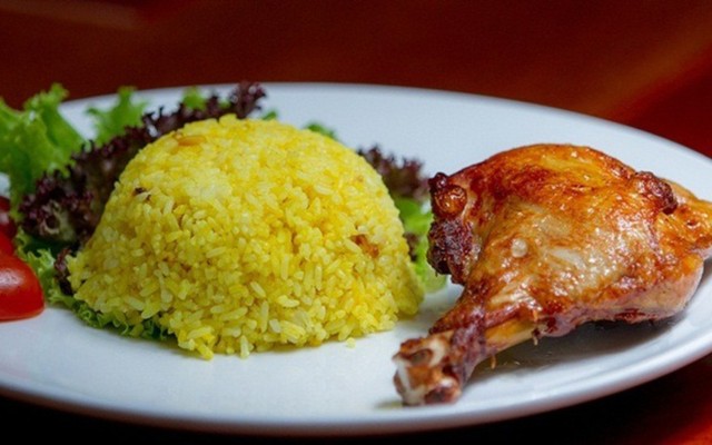 A Bòn - Hủ Tiếu Xào & Cơm Gà Xối Mỡ