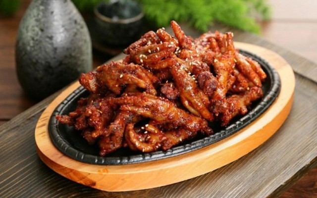 Chân Gà Hầm Cay & Ăn Vặt