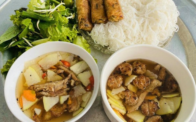 Bún Chả Linh Anh - Bún Ngan Mọc, Bánh Giò Nóng & Trứng Vịt Lộn