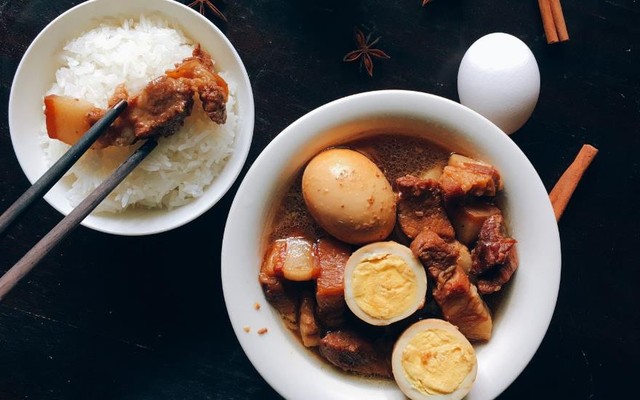 Nhà Hàng Sao Đỏ