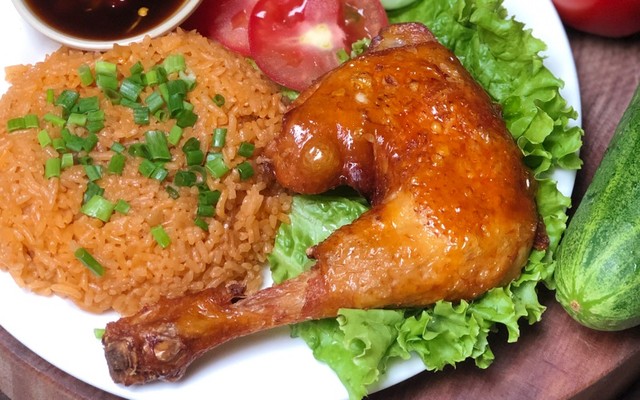 Tiệm Cơm Chú Bìn - Cơm Gà Xối Mỡ - Lý Thái Tổ