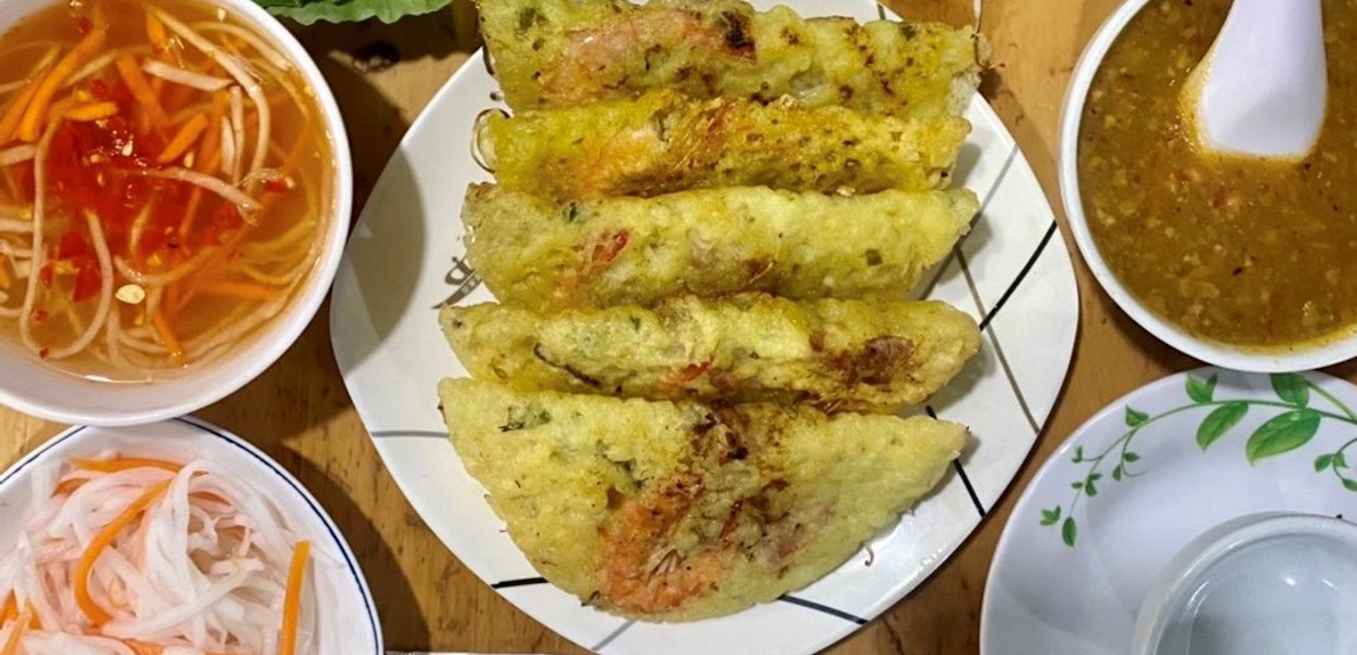 BÁNH XÈO GIÒN RỤM TẠI QUÁN CÔ NGUYỆT CHI NHÁNH TÂN PHÚ
