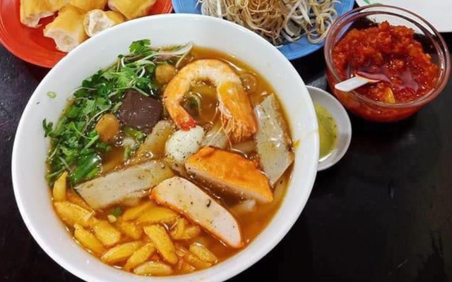 Quán Bánh Canh Cua Bà Năm