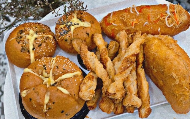 Bánh Mì & Bánh Bao Ba Hưng Bakery - 155 Lê Đại Hành