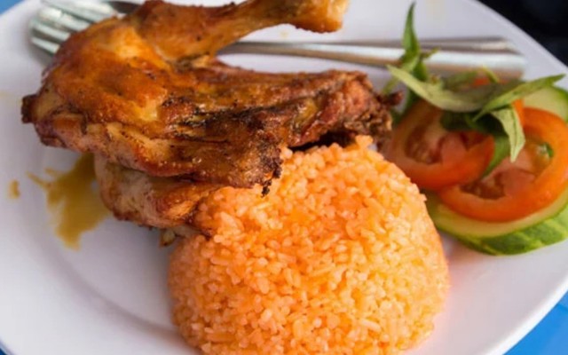 Cơm Gà Xối Mỡ - Cô Hồng