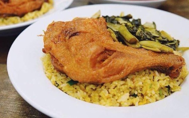 Cơm Gà Xối Mỡ Phương Tùng Phát