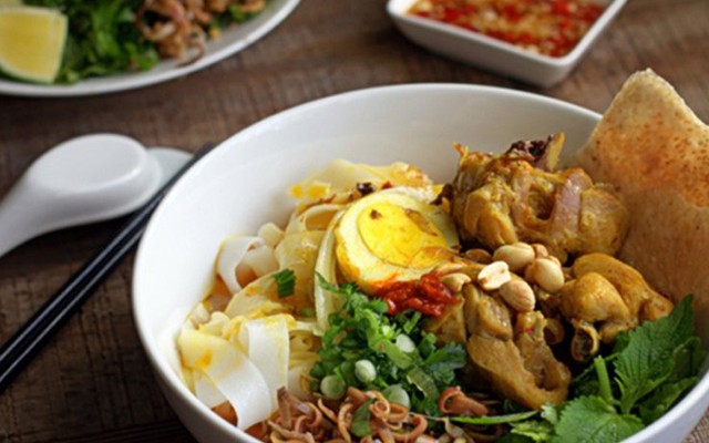 Cô Bảy - Mỳ Phú Chiêm & Mỳ Gà Ta