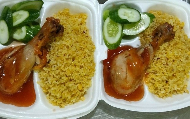 Chị Nhung - Cơm Rang Đùi Gà