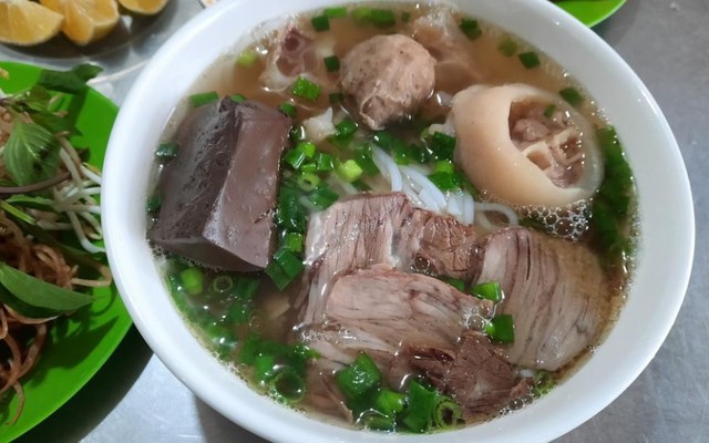 Quán Cây Bàng - Bún Bò Giò Heo