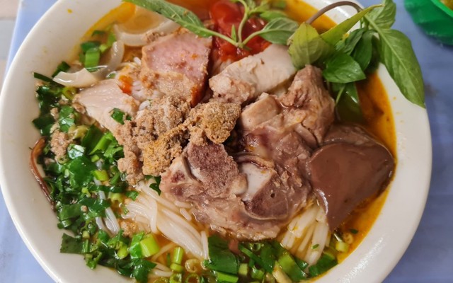 Chị Bảy - Cháo Gà, Cháo Vịt & Bún Riêu