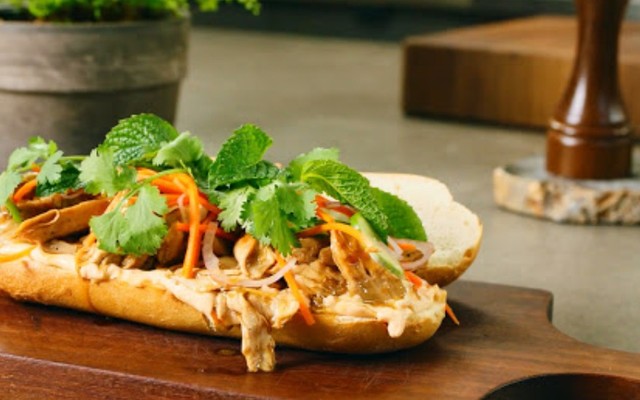 Tiệm Bánh Mì Ba Cô - Châu Thị Vĩnh Tế