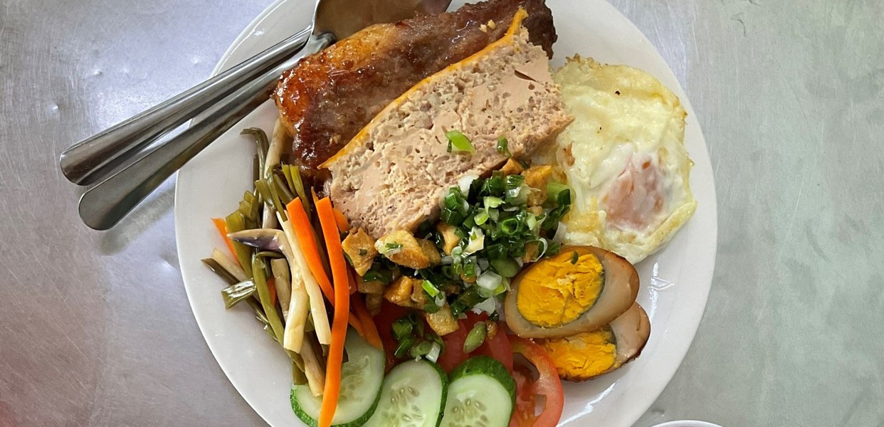 CƠM TẤM SƯỜN BÌ CHẢ KHÁNH VÂN HƠN 20 NĂM TẠI CHÂU ĐỐC