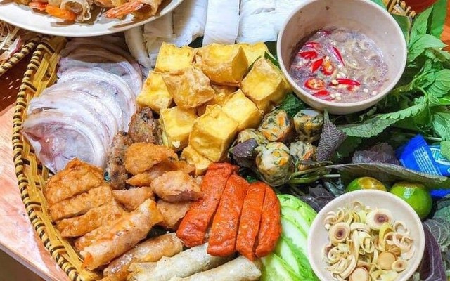 Cô Dung - Bún Đậu Mẹt, Nem Nướng Nha Trang & Cơm Gà