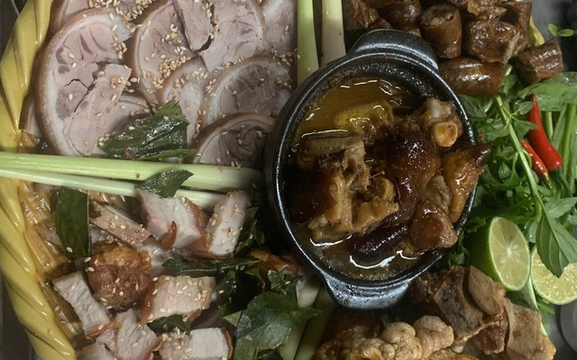 Heo Tộc Hai Văn - Heo Mẹt & Heo Sữa Quay
