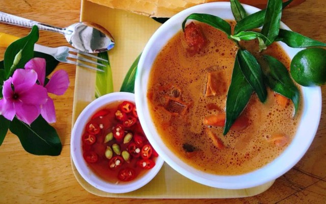 Phá Lấu Sài Gòn - Âu Cơ