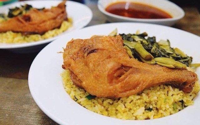 Cơm Gà Xối Mỡ Lửa Hồng