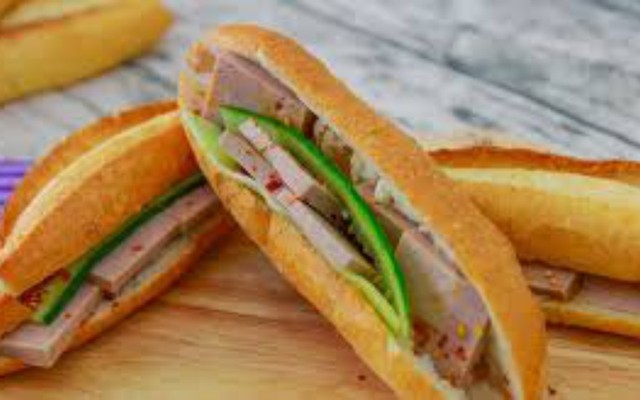 Bánh Mì Chả Bò Đà Nẵng Bà Bé