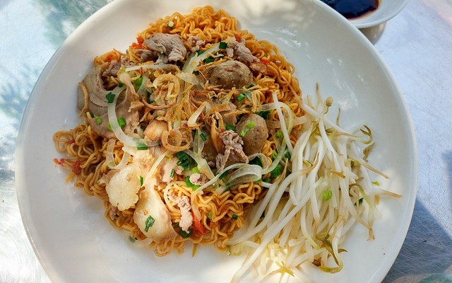 Phở Khô Bảo Lộc - Mì Bò Sa Tế Cay