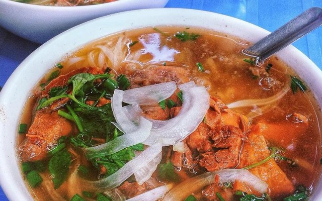 Dung Bạch Mai - Phở Chuyên Bò