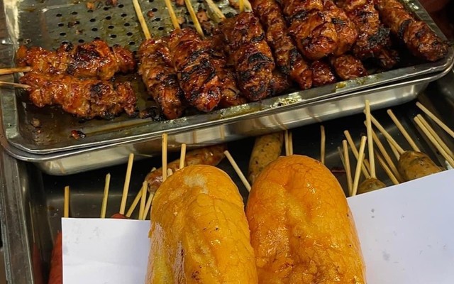 Bánh Mỳ Nướng - Bà Giáo