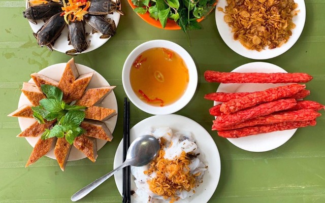 Ông Tới - Bánh Cuốn Gia Truyền