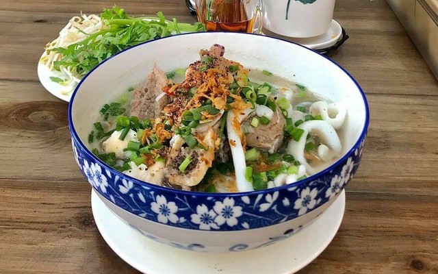Hủ Tiếu Mực Cô Út Sài Gòn