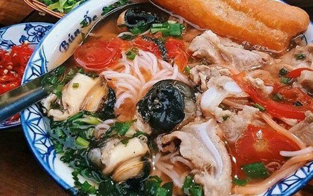 Bún Ốc Sườn Cô Tấm