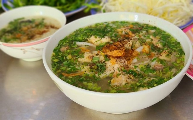 O Nhung - Bánh Canh Cá Lóc Huế - 43 Ông Ích Đường
