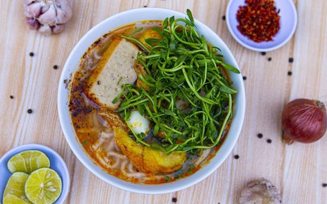 Bánh Canh Cá Lóc Hoàng Gia