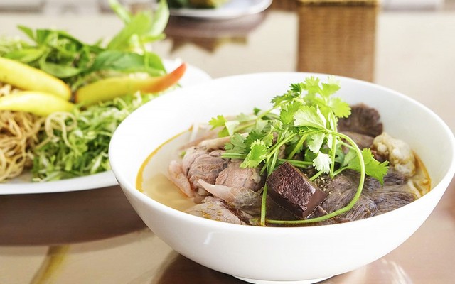 Bà Hoà - Bún Bò Huế & Bún Cá Miền Tây