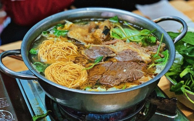 Lẩu Bò Nhà Gỗ - Phan Văn Trị