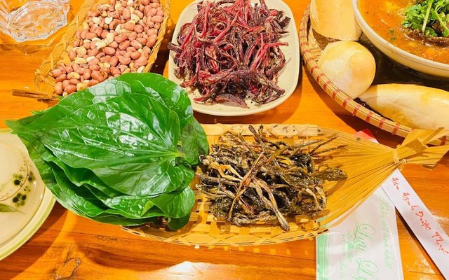 Nhà Hàng Tây Côn Lĩnh