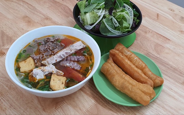 Quán Ông Thuận - Bún Riêu & Súp Cua